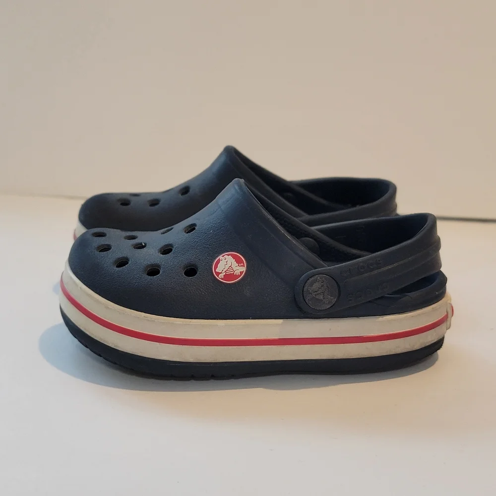 Crocs kids 6 Red white blue crocs kids slides shoes water shoes size 6 C6